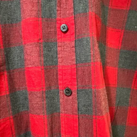 Banana Republic Dillon Shirt – Red & Charcoal Buffalo Check Flannel (Size S) - Picture 4 of 6